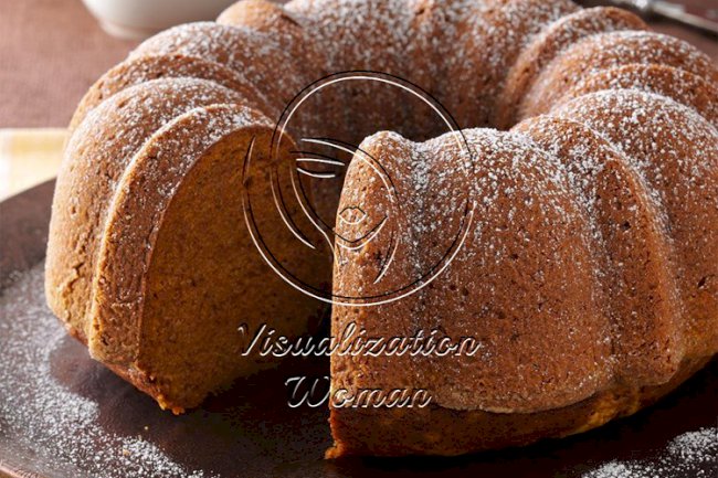 Moist Pumpkin Tube Cake