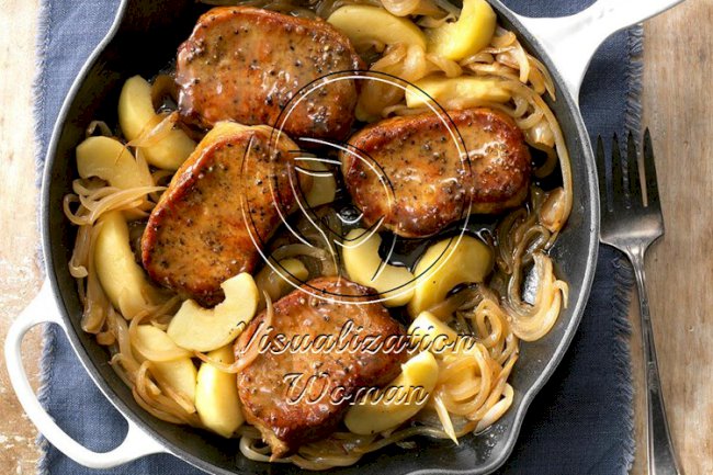 Apples ‘n’ Onion Topped Chops
