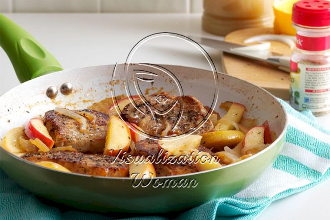 Skillet Pork Chops with Apples
