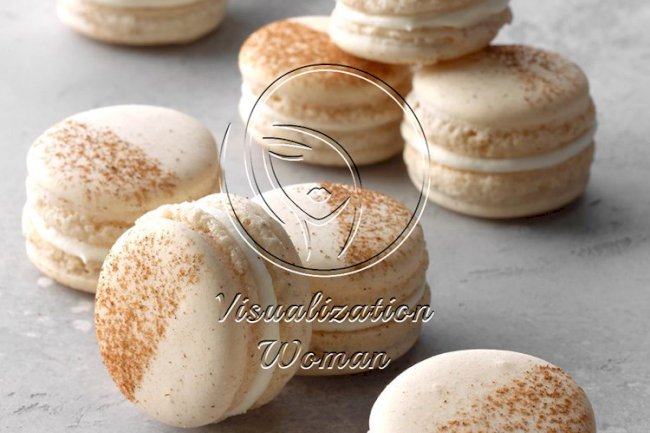 Cinnamon Roll Macarons