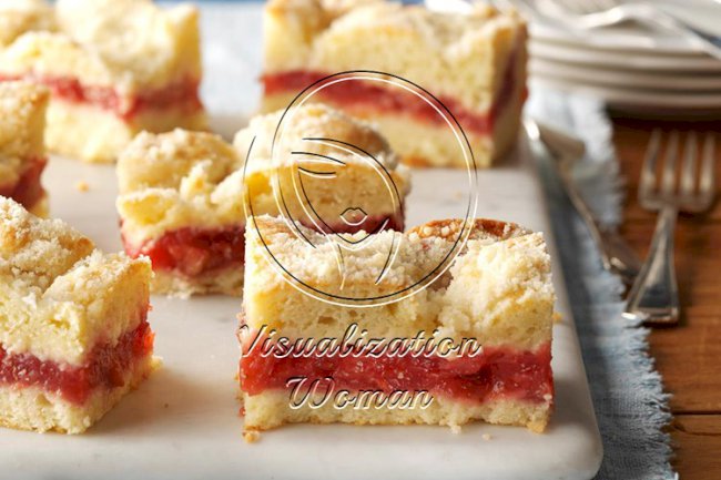Strawberry Rhubarb Coffee Cake
