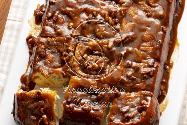 Caramel-Pecan Cinnamon Rolls