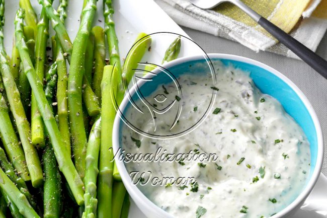 Asparagus with Fresh Basil Sauce