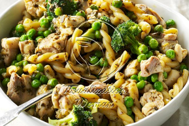 One-Pot Chicken Pesto Pasta