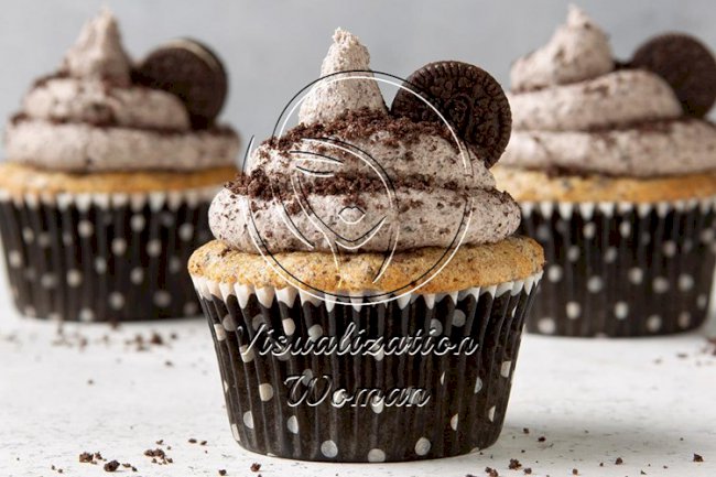 Oreo Cupcakes with Cookies and Cream Frosting