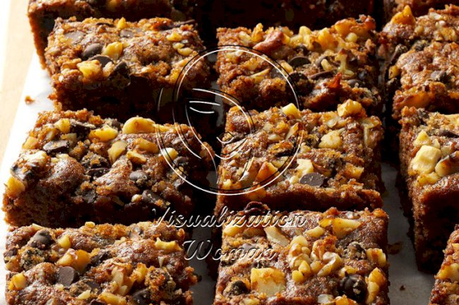 Spicy Applesauce Cake