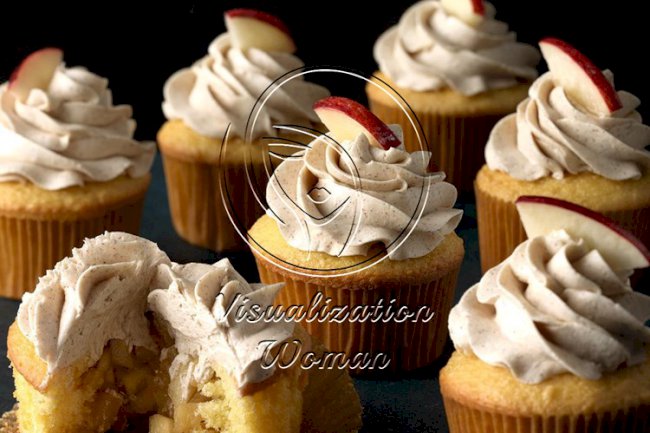 Apple Pie Cupcakes with Cinnamon Buttercream