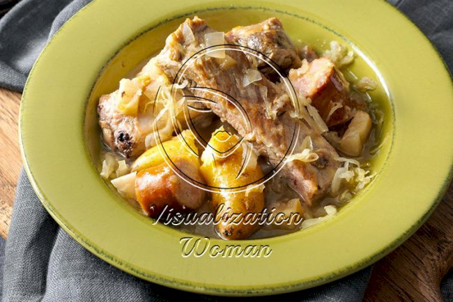 Simple Sparerib & Sauerkraut Supper