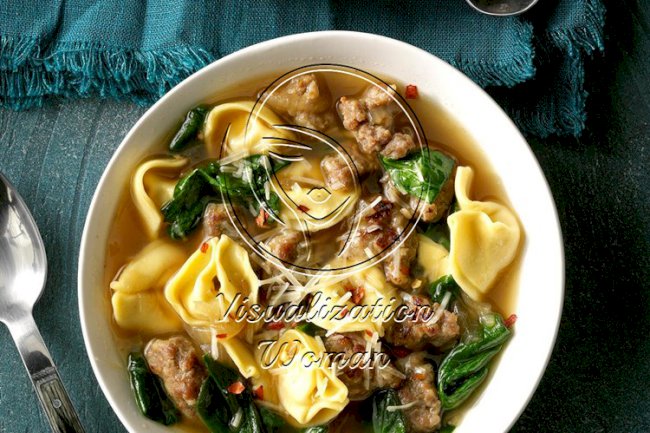 Sausage and Spinach Tortellini Soup