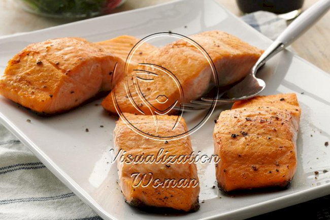 Seared Salmon with Balsamic Sauce