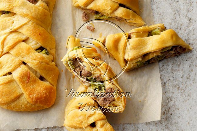 Broccoli Beef Braids