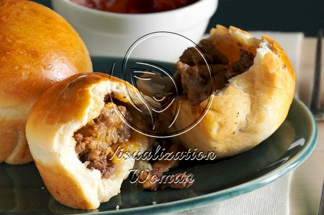 Muffin-Cup Cheddar Beef Pies