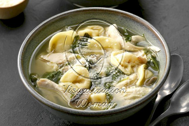 Chicken & Spinach Tortellini Soup