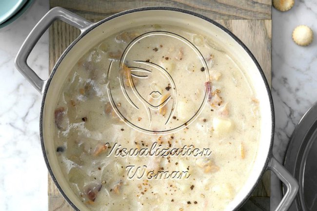 Traditional New England Clam Chowder