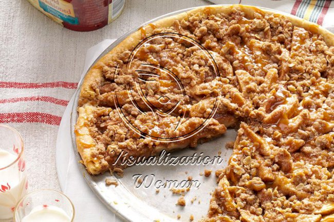 Apple Crisp Pizza