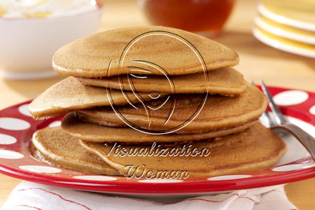 Gingerbread Pancakes with Banana Cream