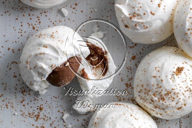 Meringue Kisses