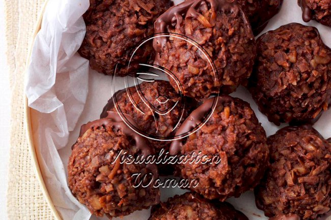 Chocolate Macadamia Macaroons