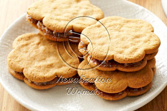 Date-Filled Sandwich Cookies