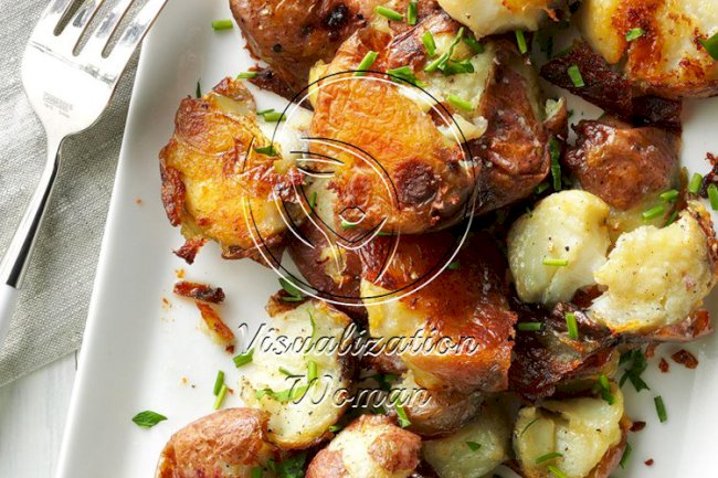 Crispy Smashed Herbed Potatoes