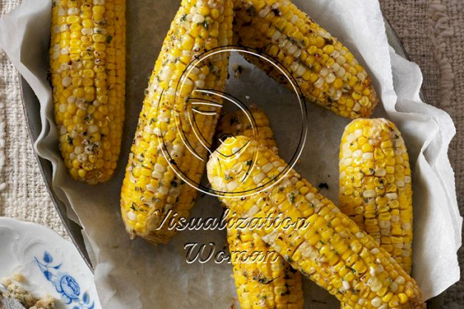 Buttery Horseradish Corn on the Cob