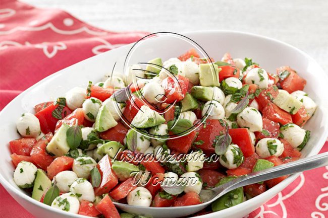 Fresh Mozzarella and Tomato Salad