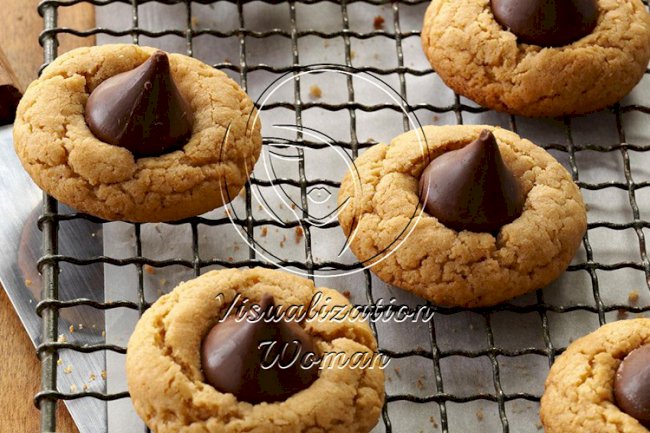 Gluten-Free Peanut Butter Kiss Cookies