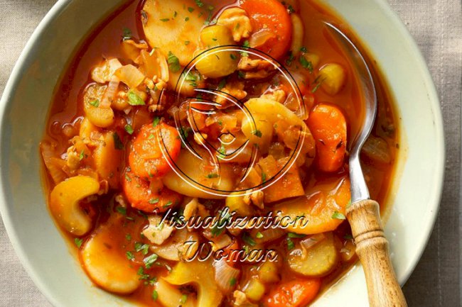 Slow-Cooked Manhattan Clam Chowder