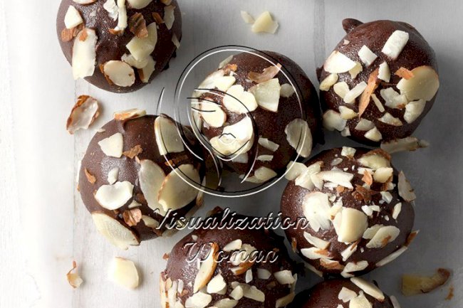 Chocolate Lebkuchen Cherry Balls