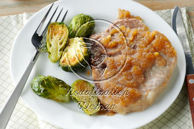 Applesauce-Glazed Pork Chops