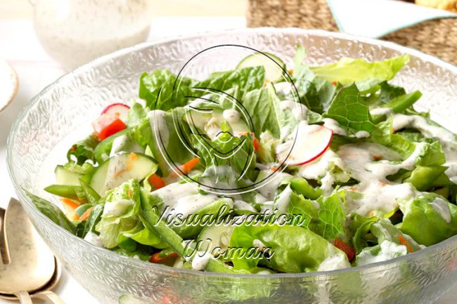 Green Salad with Dill Dressing