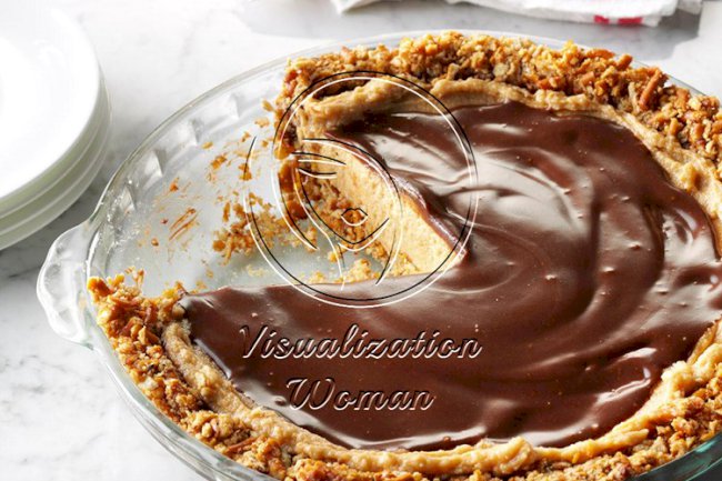 Easy Peanut Butter & Pretzel Pie