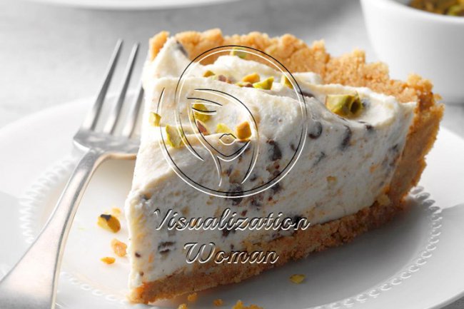 No-Bake Chocolate Chip Cannoli Cheesecake