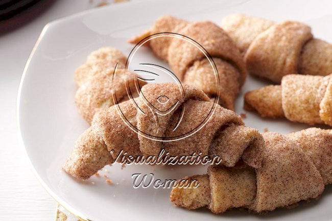 Cinnamon Crescents