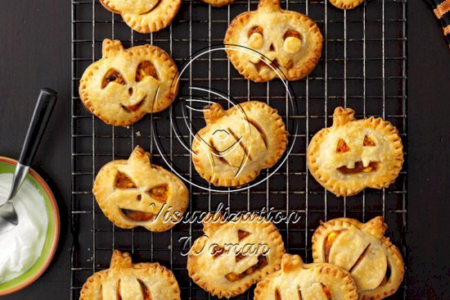 Jack-o’-Lantern Empanadas