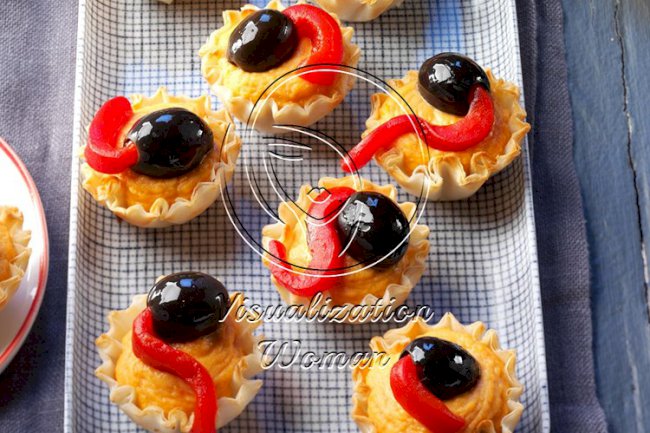 Slithering Hummus Bites