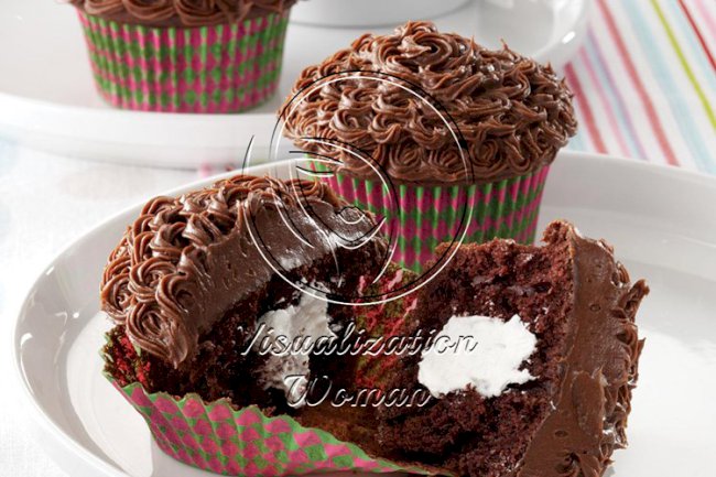 Creamy Center Cupcakes