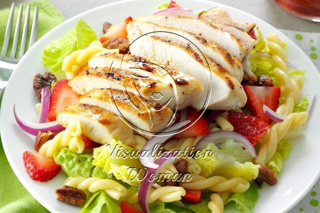 Strawberry-Chicken Pasta Salad