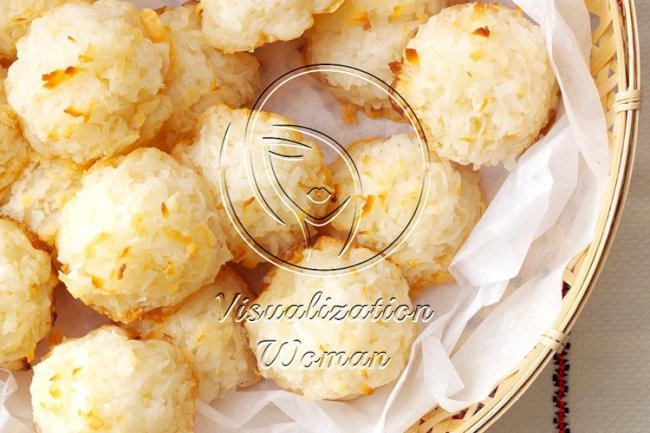 Lemony Coconut Macaroons