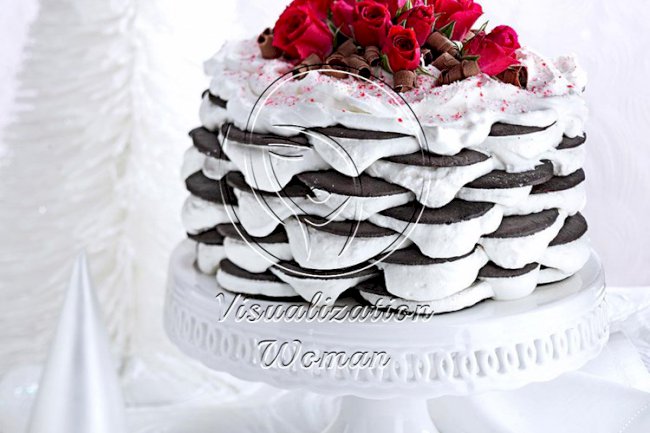 Layered Peppermint Icebox Cake