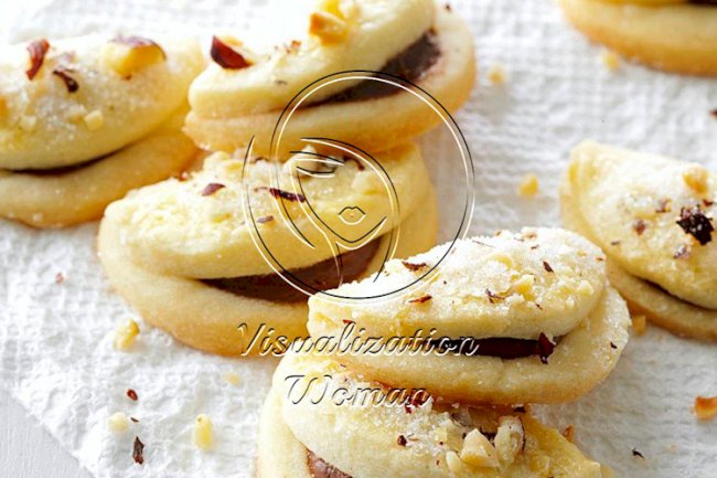 Folded Hazelnut Cookies