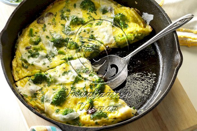 Mediterranean Broccoli & Cheese Omelet