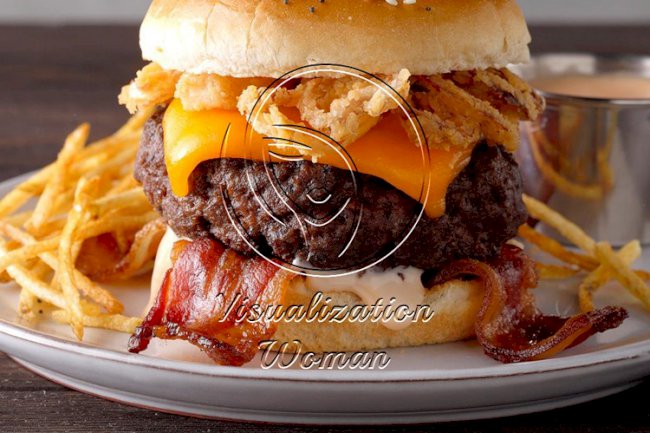 Bacon Cheeseburgers with Fry Sauce
