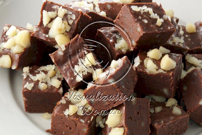 Simple Macadamia Nut Fudge