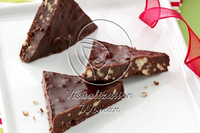 No-Bake Chocolate Cookie Triangles