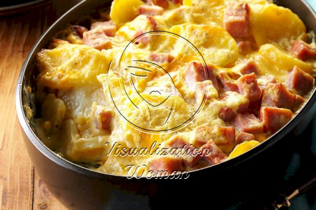 Cheesy Scalloped Potatoes & Ham