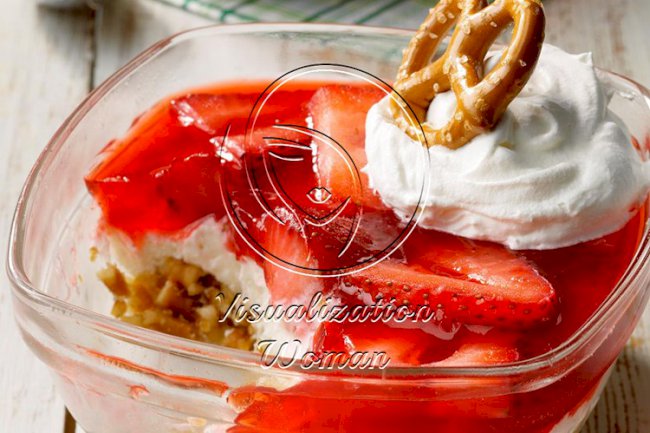 Contest-Winning Strawberry Pretzel Dessert