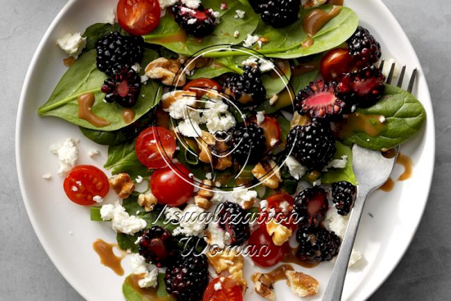 Blackberry Balsamic Spinach Salad