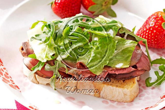 Open-Faced Roast Beef Sandwiches