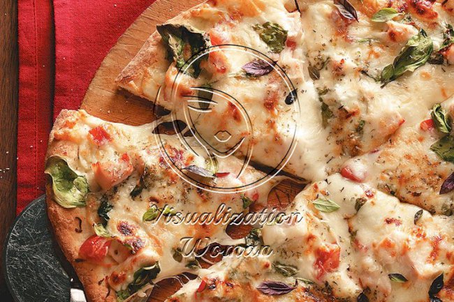 Homemade Chicken Alfredo Pizzas
